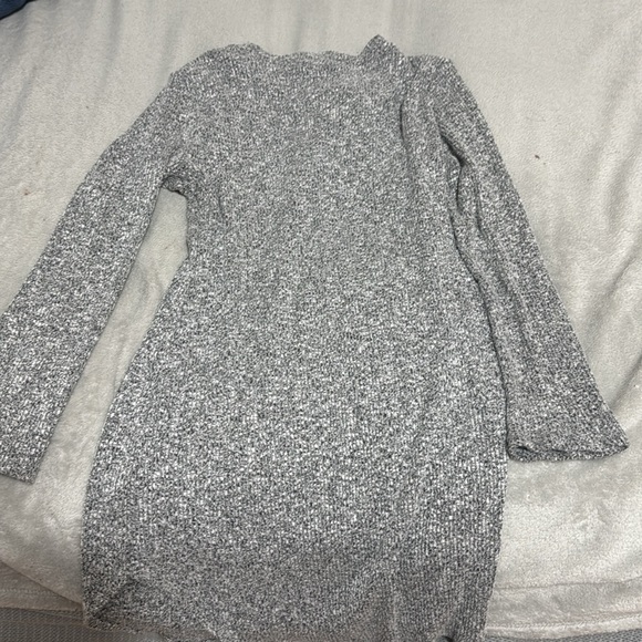 Size Large - Picture 2 of 2